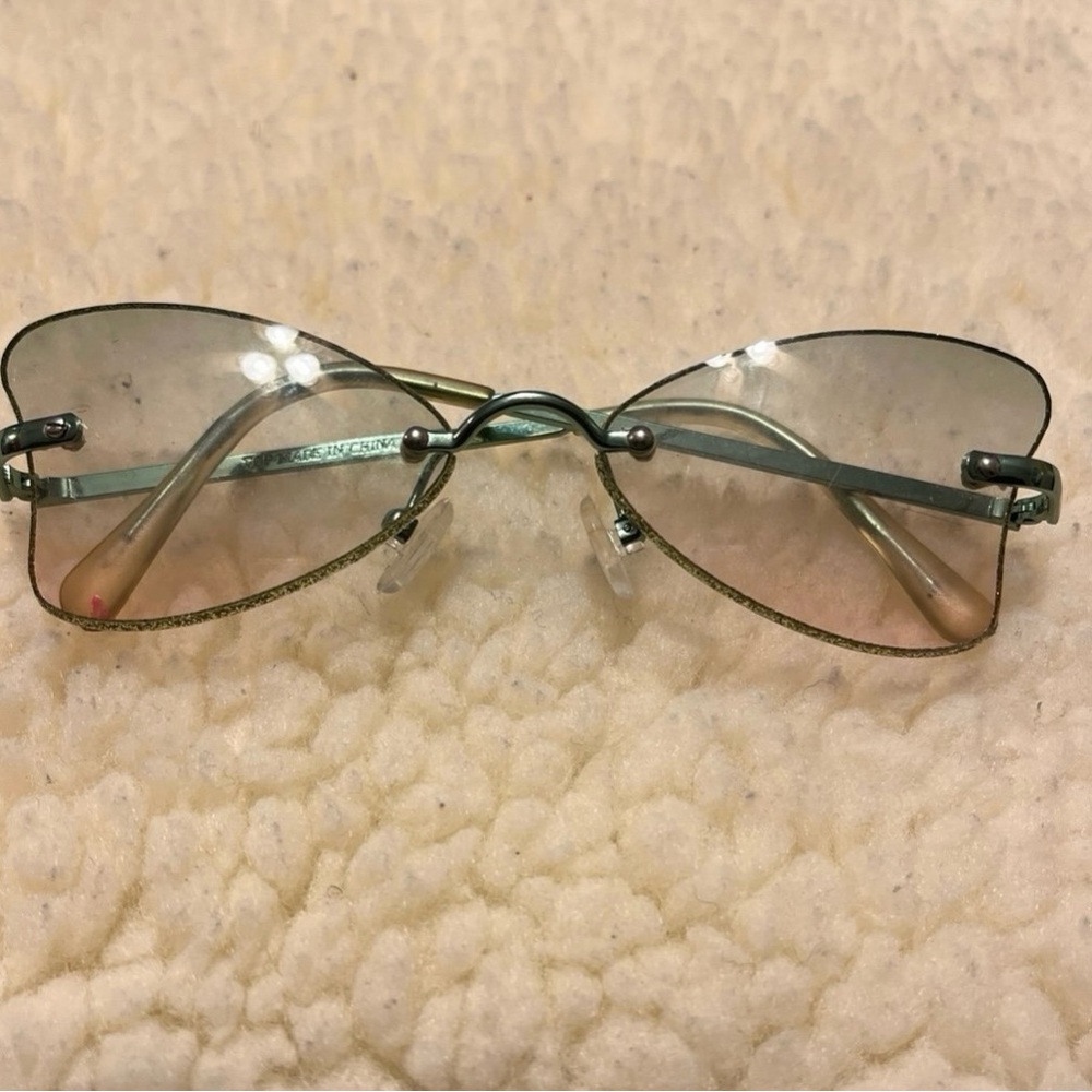 Stylish Gold and Silver Women's Sunglasses - Picture 17 of 17